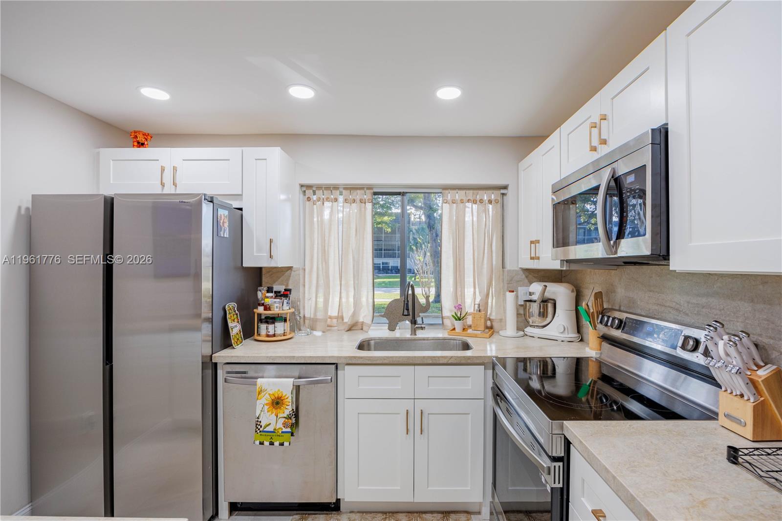 9100 Lime Bay Blvd 111