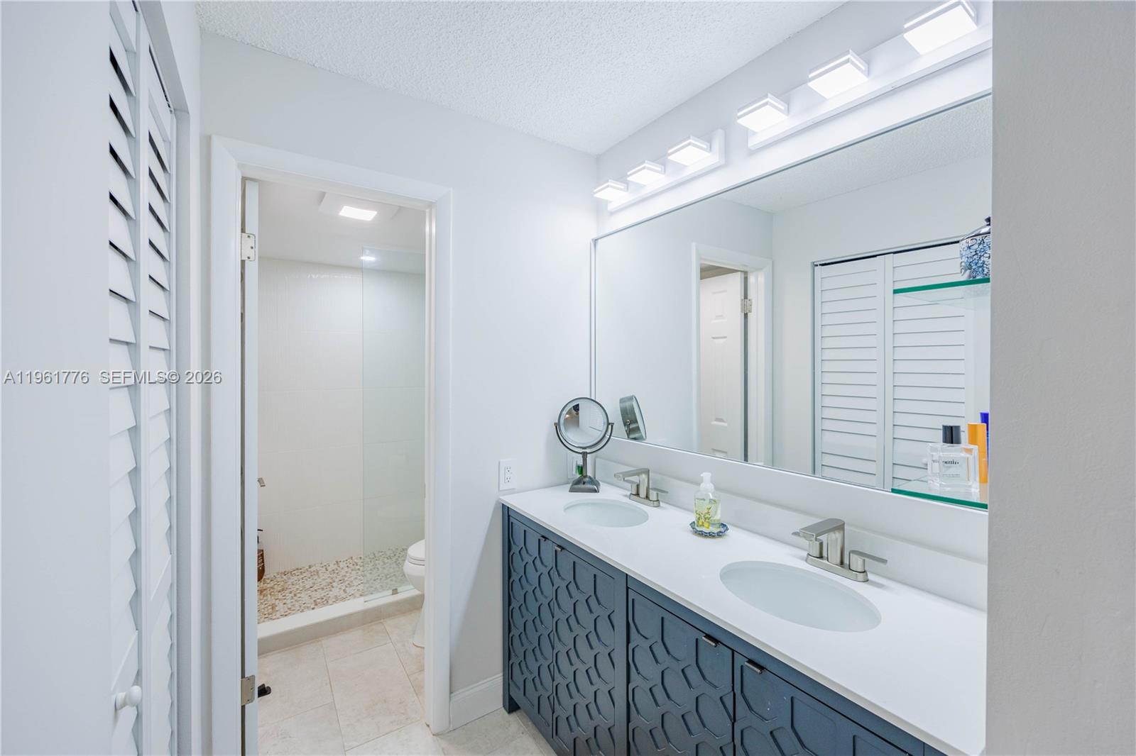 LIME BAY CONDOMINIUM 6 - Residential