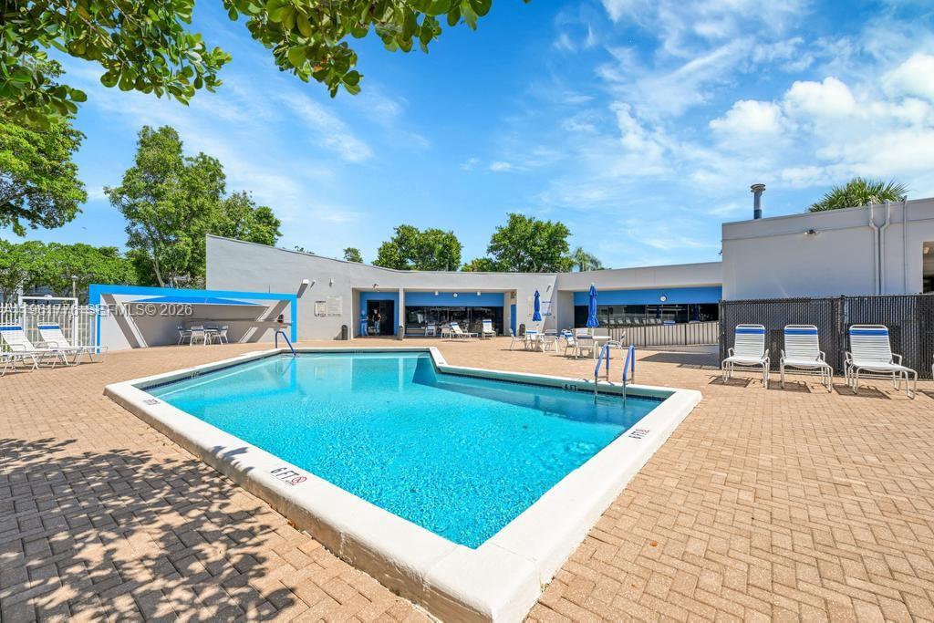 LIME BAY CONDOMINIUM 6 - Residential