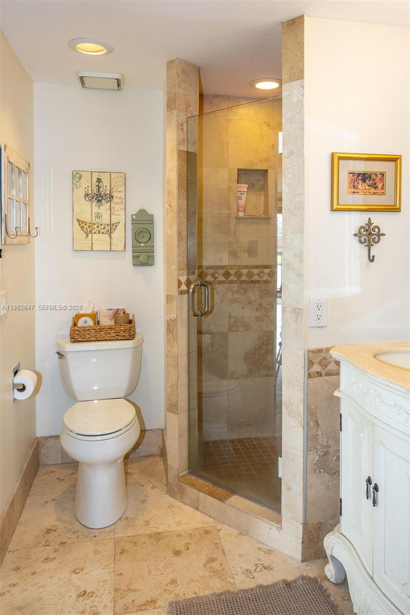 C H E ACRES - Residential