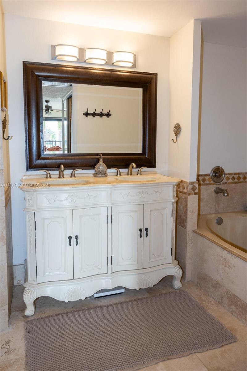 C H E ACRES - Residential