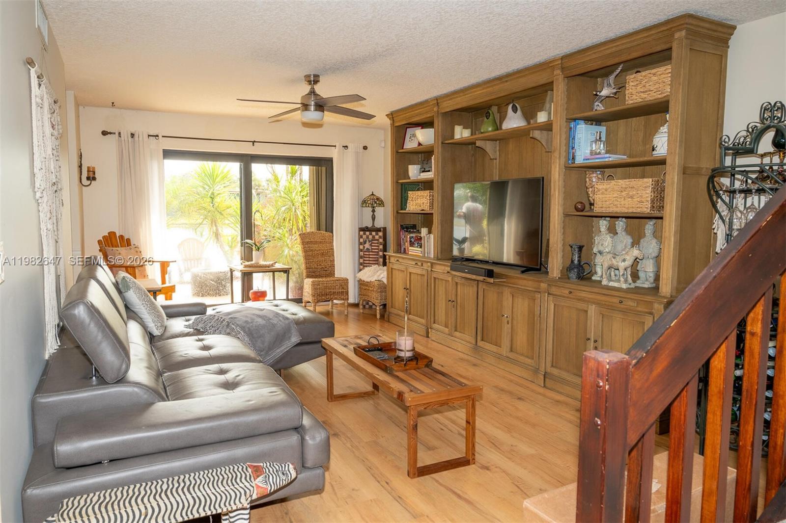 C H E ACRES - Residential