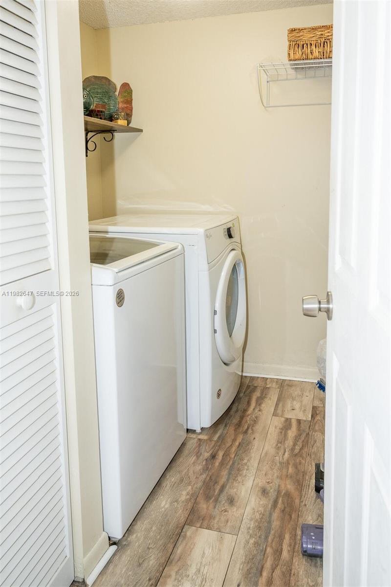 C H E ACRES - Residential