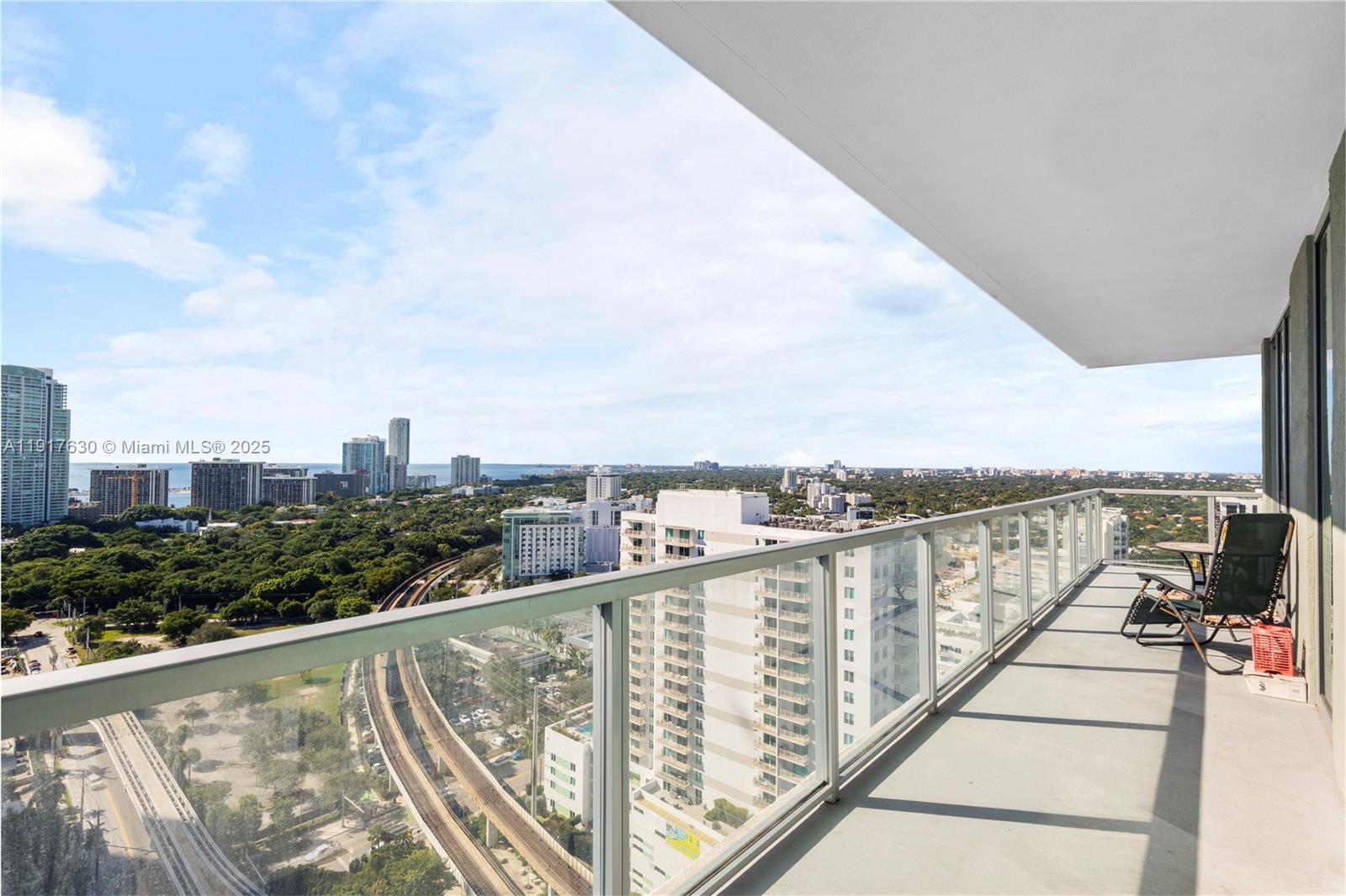 THE AXIS ON BRICKELL COND - Residential