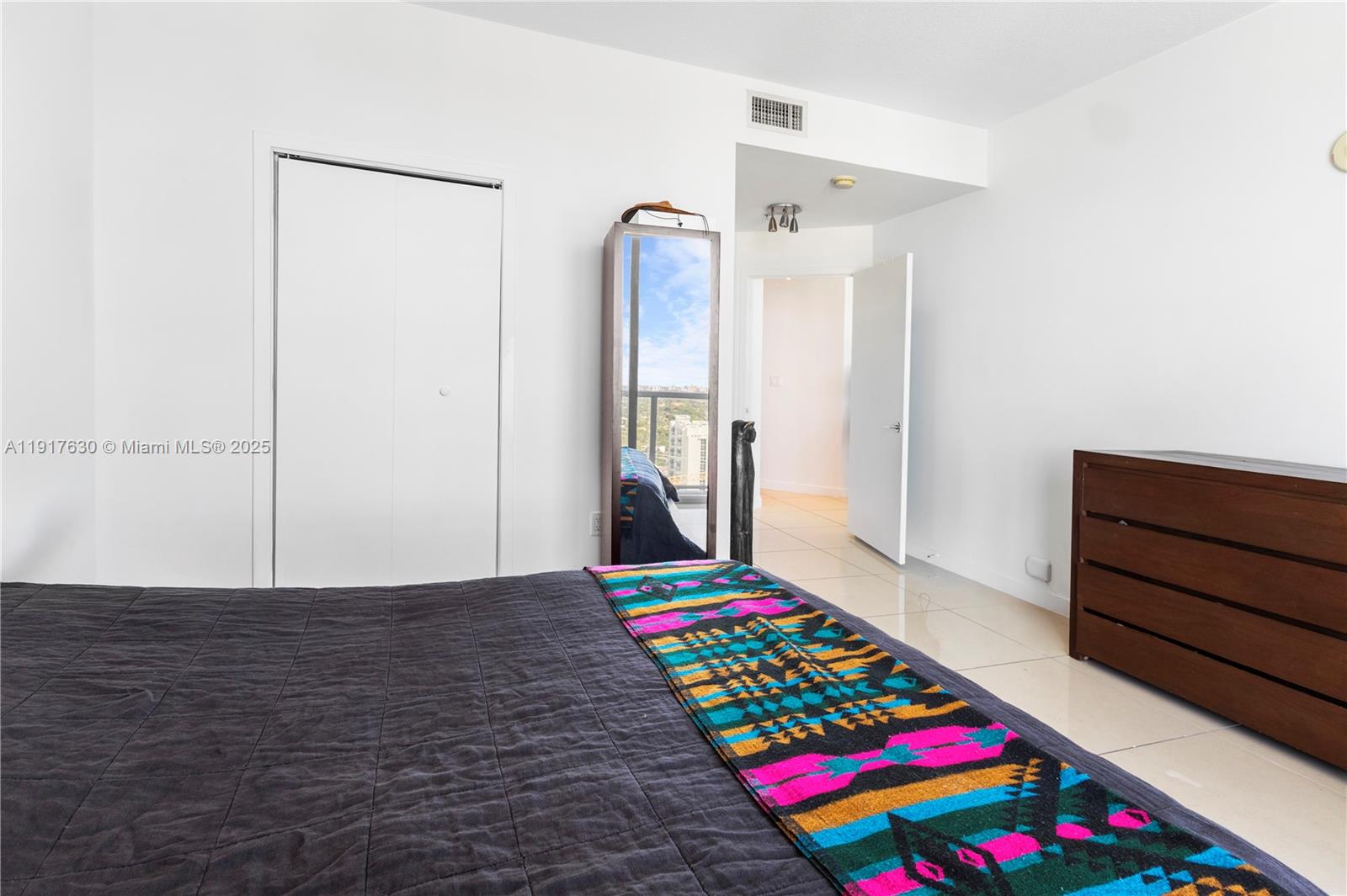 THE AXIS ON BRICKELL COND - Residential