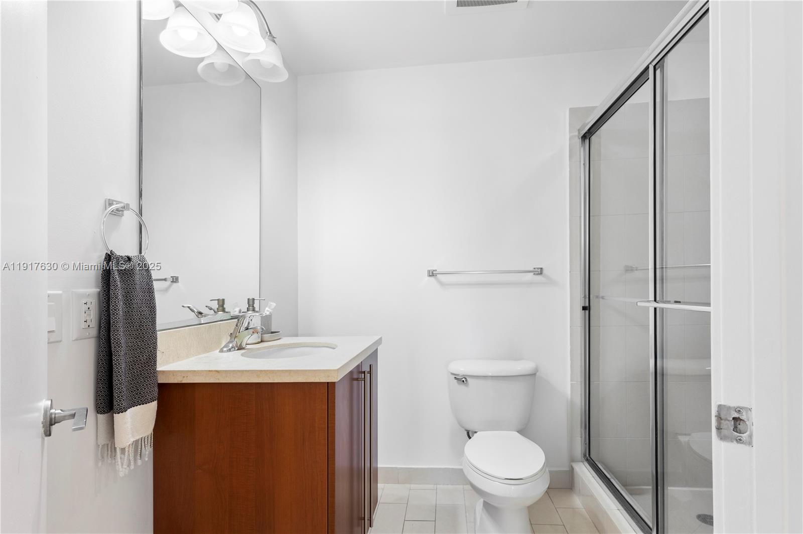 THE AXIS ON BRICKELL COND - Residential