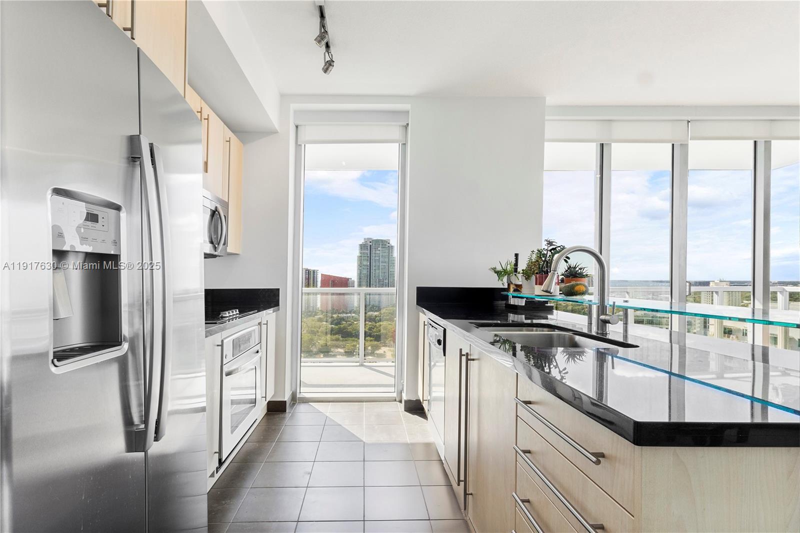 79 SW 12th St 2701-S