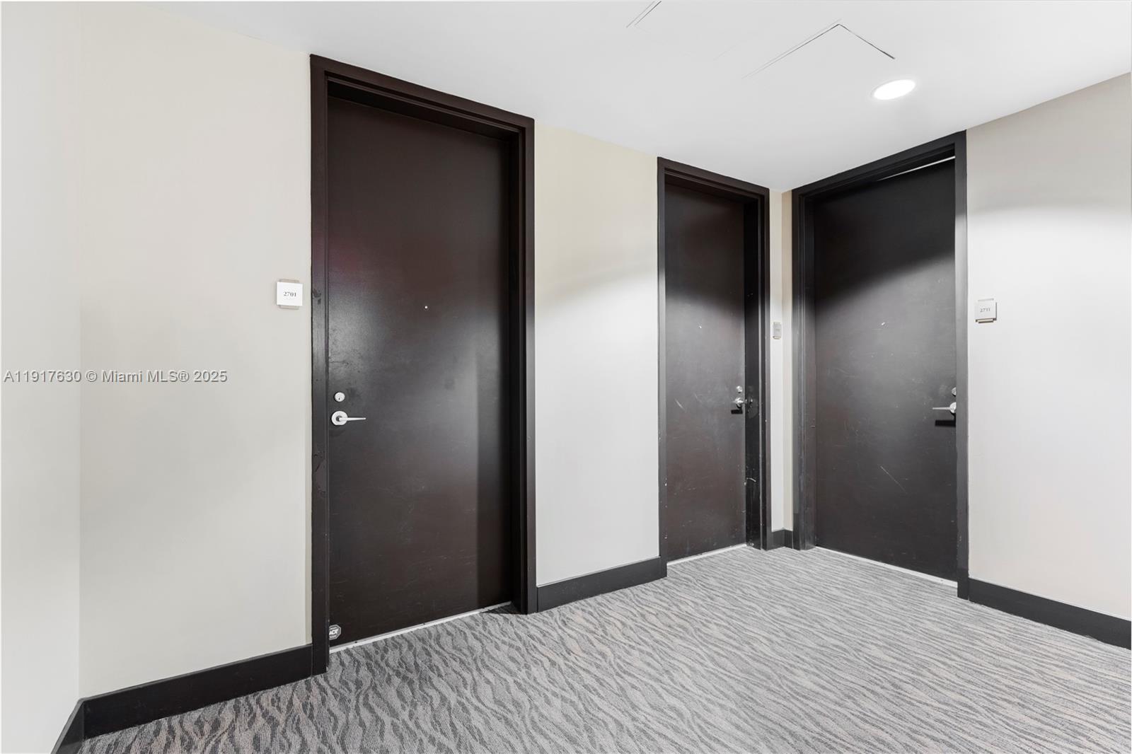 THE AXIS ON BRICKELL COND - Residential