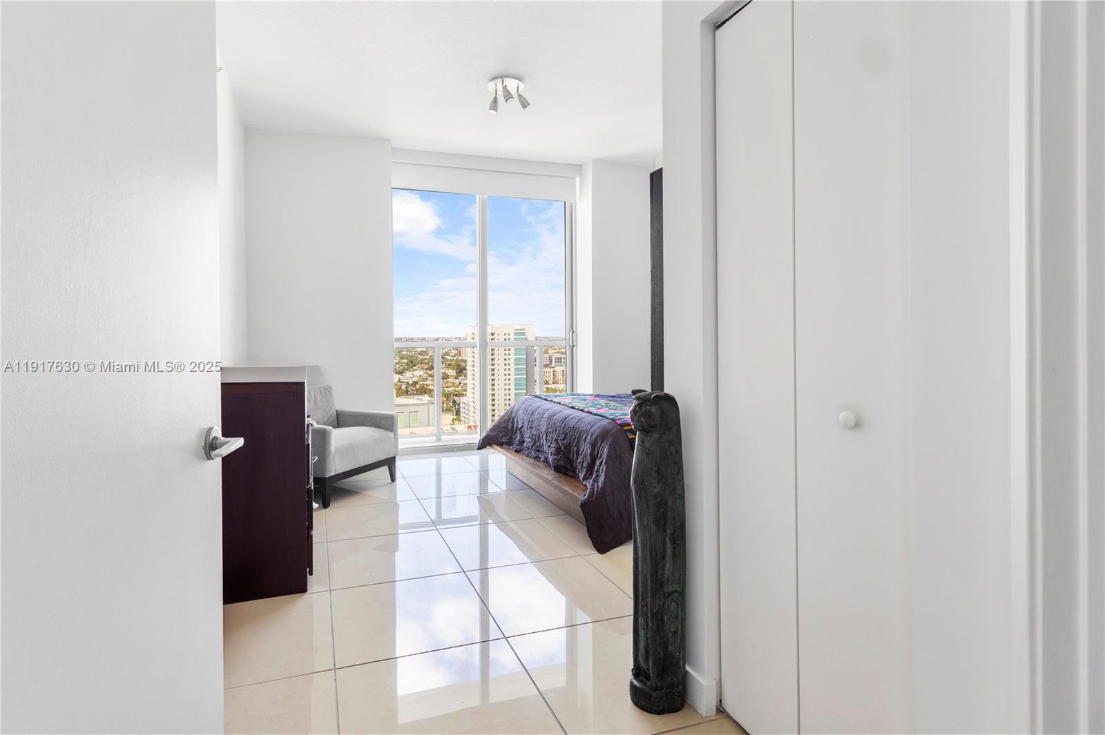 THE AXIS ON BRICKELL COND - Residential