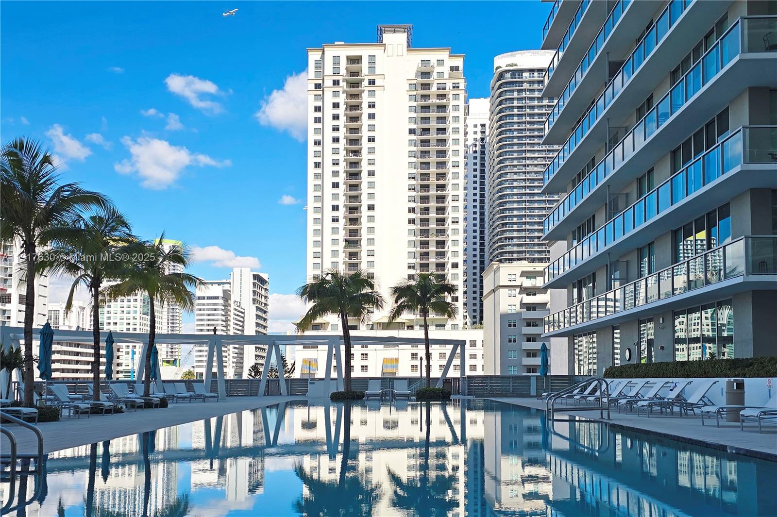 THE AXIS ON BRICKELL COND - Residential