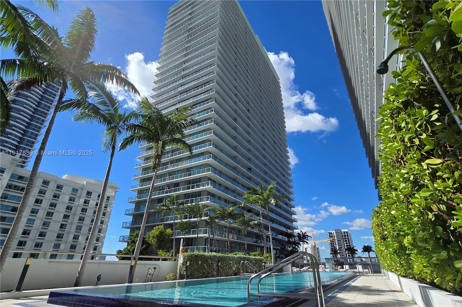 THE AXIS ON BRICKELL COND - Residential