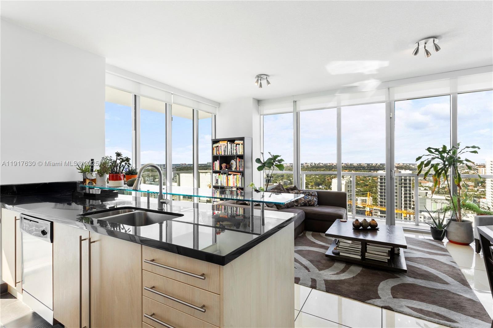 79 SW 12th St 2701-S