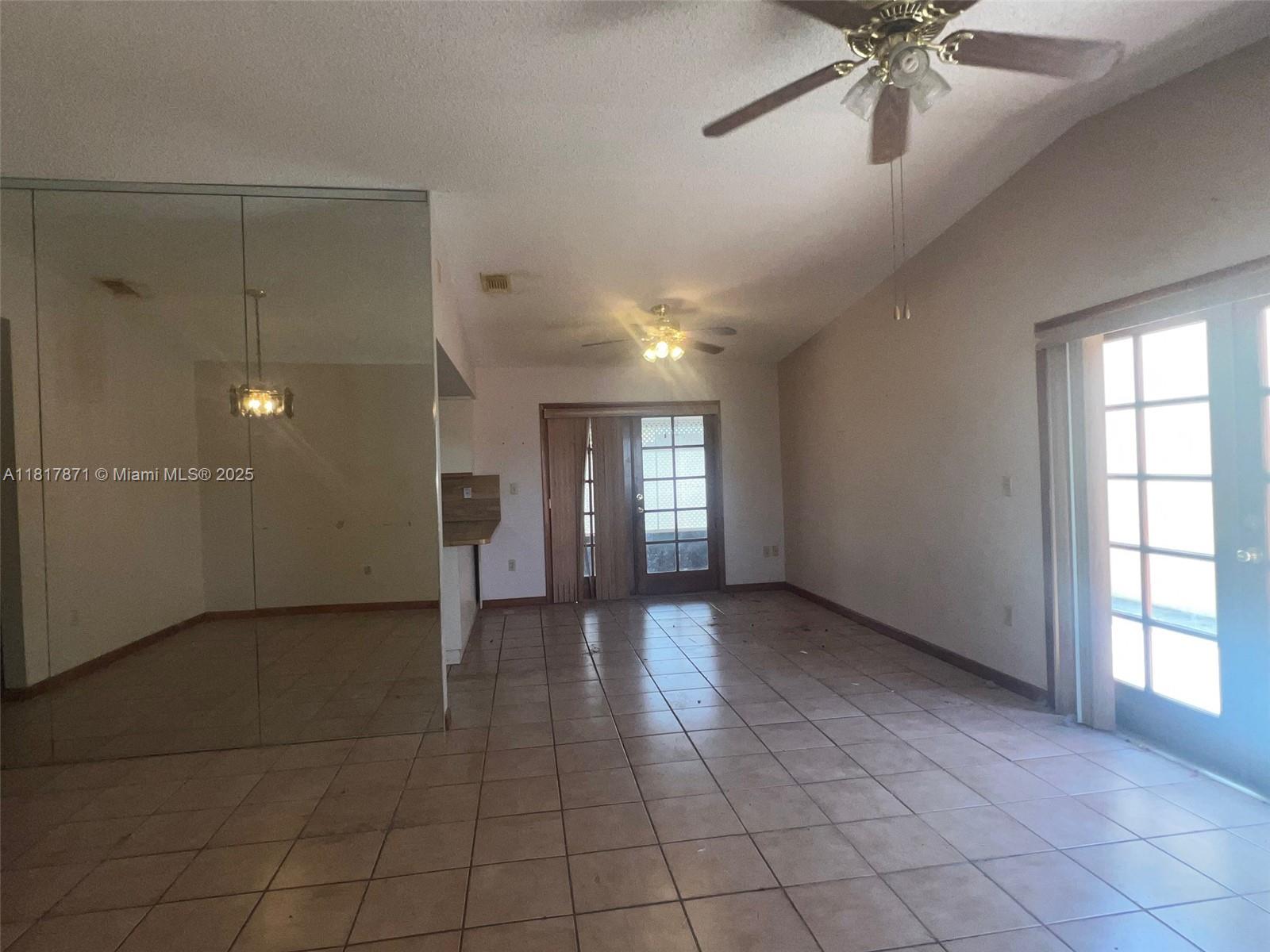 1112 SW 138th Pl