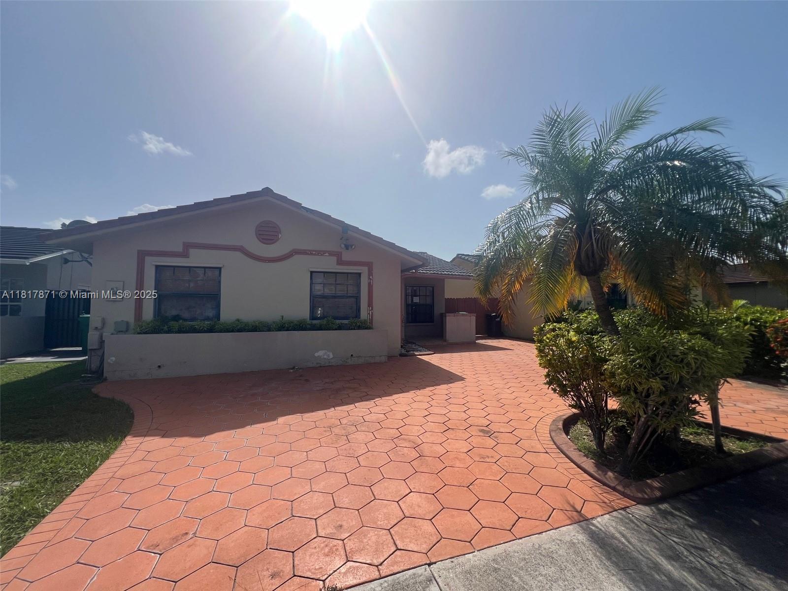 1112 SW 138th Pl