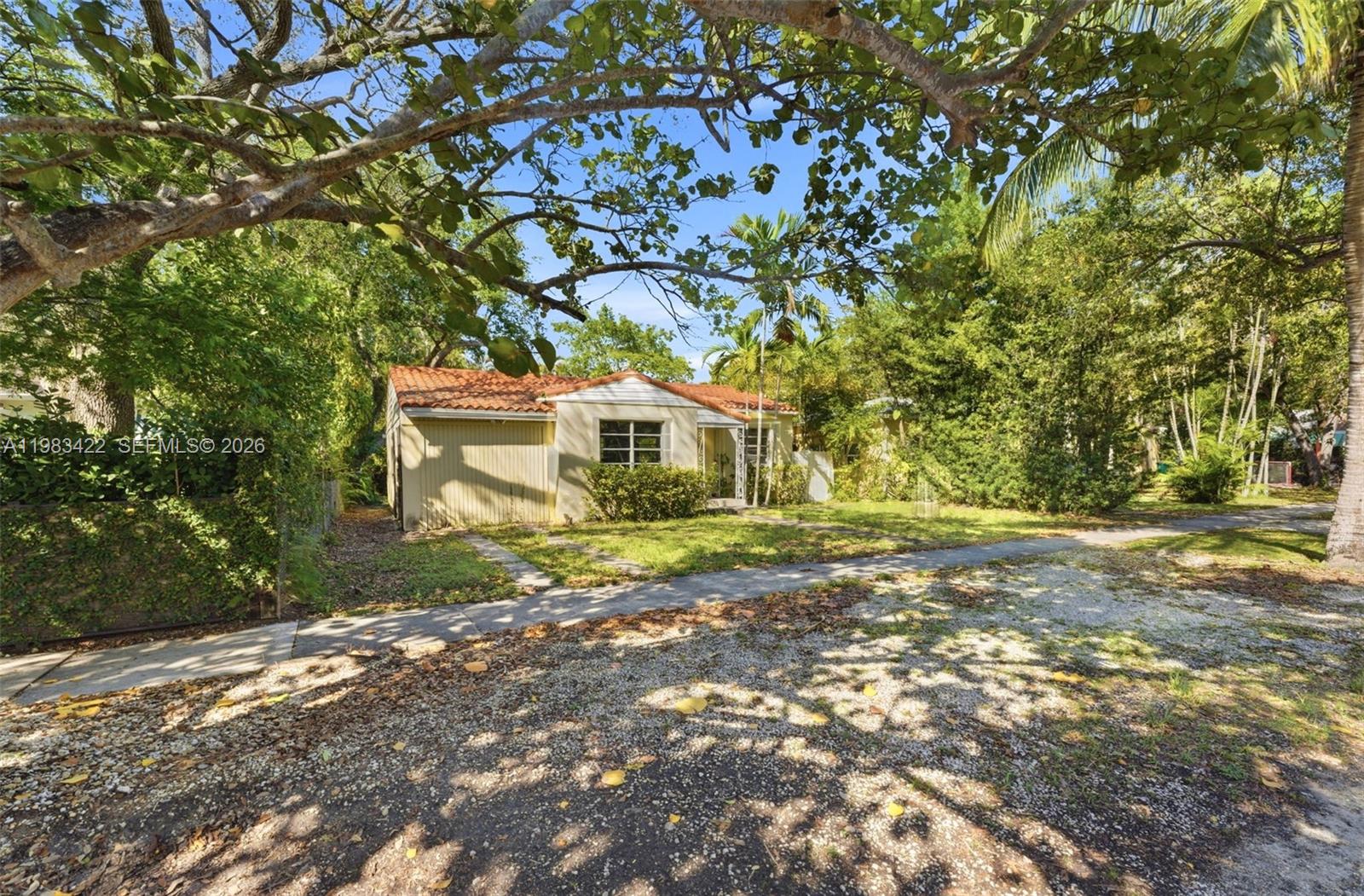 SILVER BLUFF EST SEC C - Residential