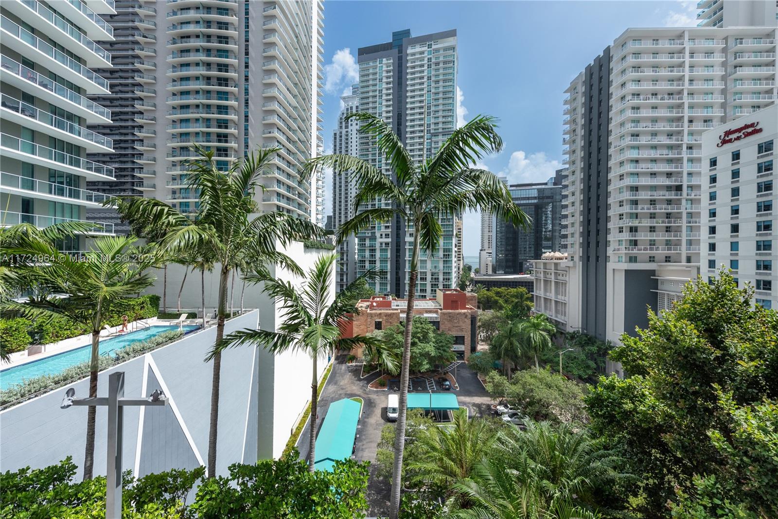 THE AXIS ON BRICKELL COND - Residential