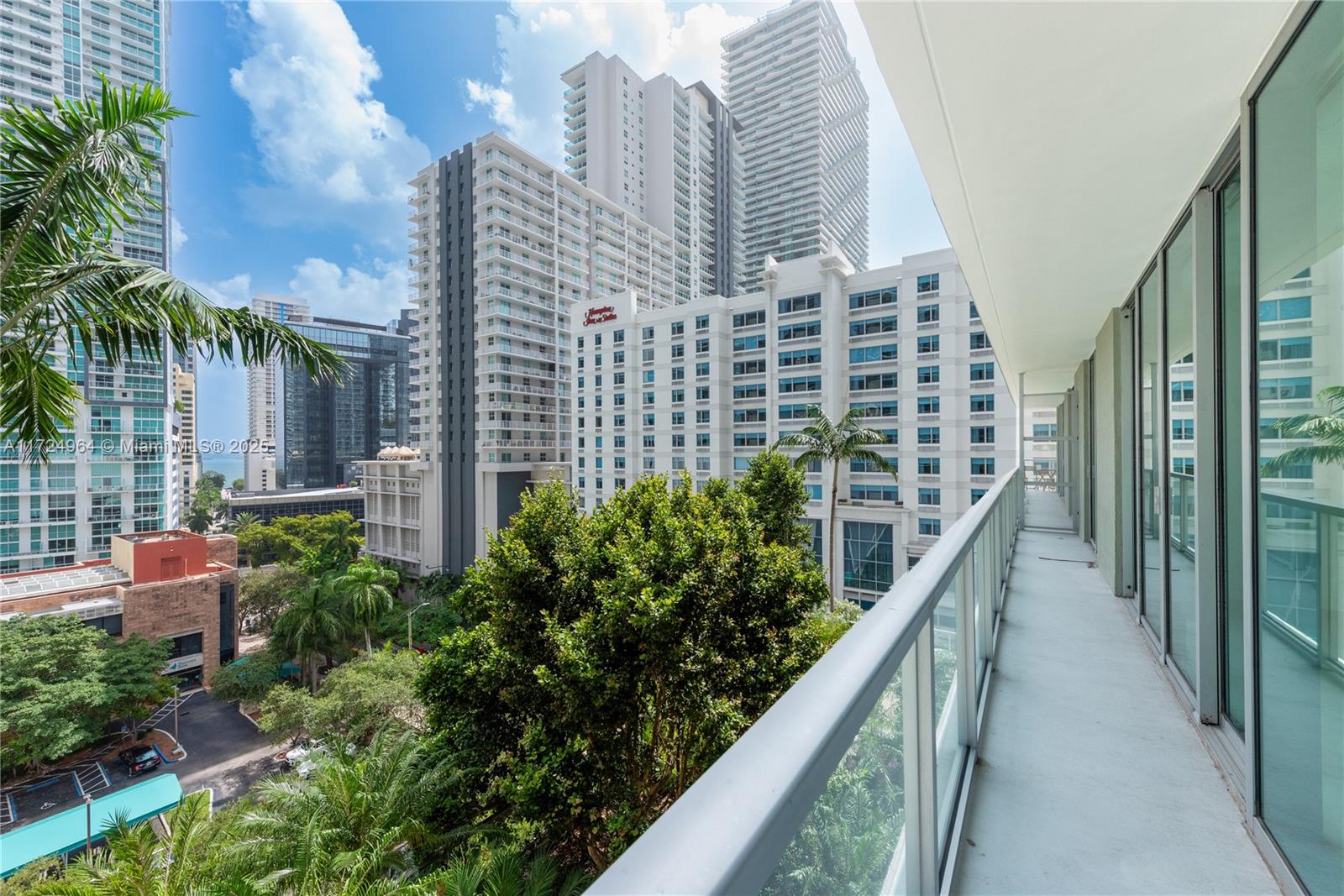 THE AXIS ON BRICKELL COND - Residential