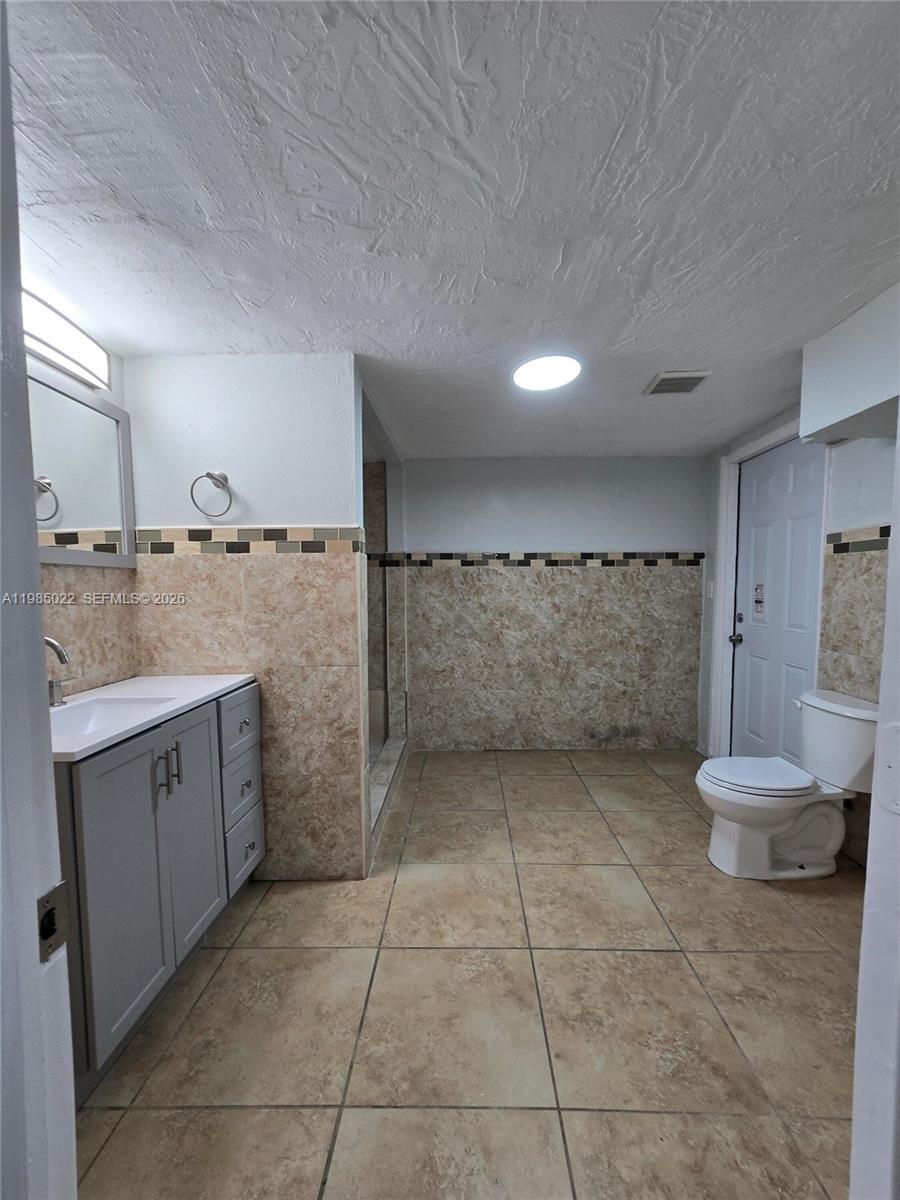 BOULEVARD GARDENS - Residential Lease