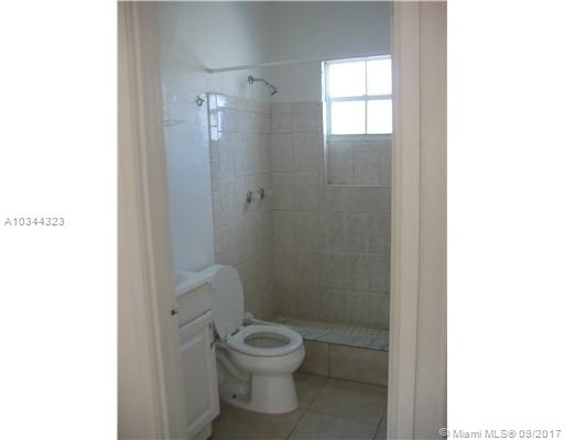 HOLLYWOOD 1-21 B - Residential Lease