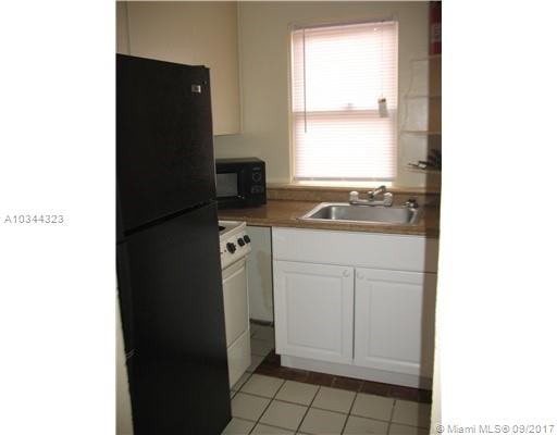 HOLLYWOOD 1-21 B - Residential Lease