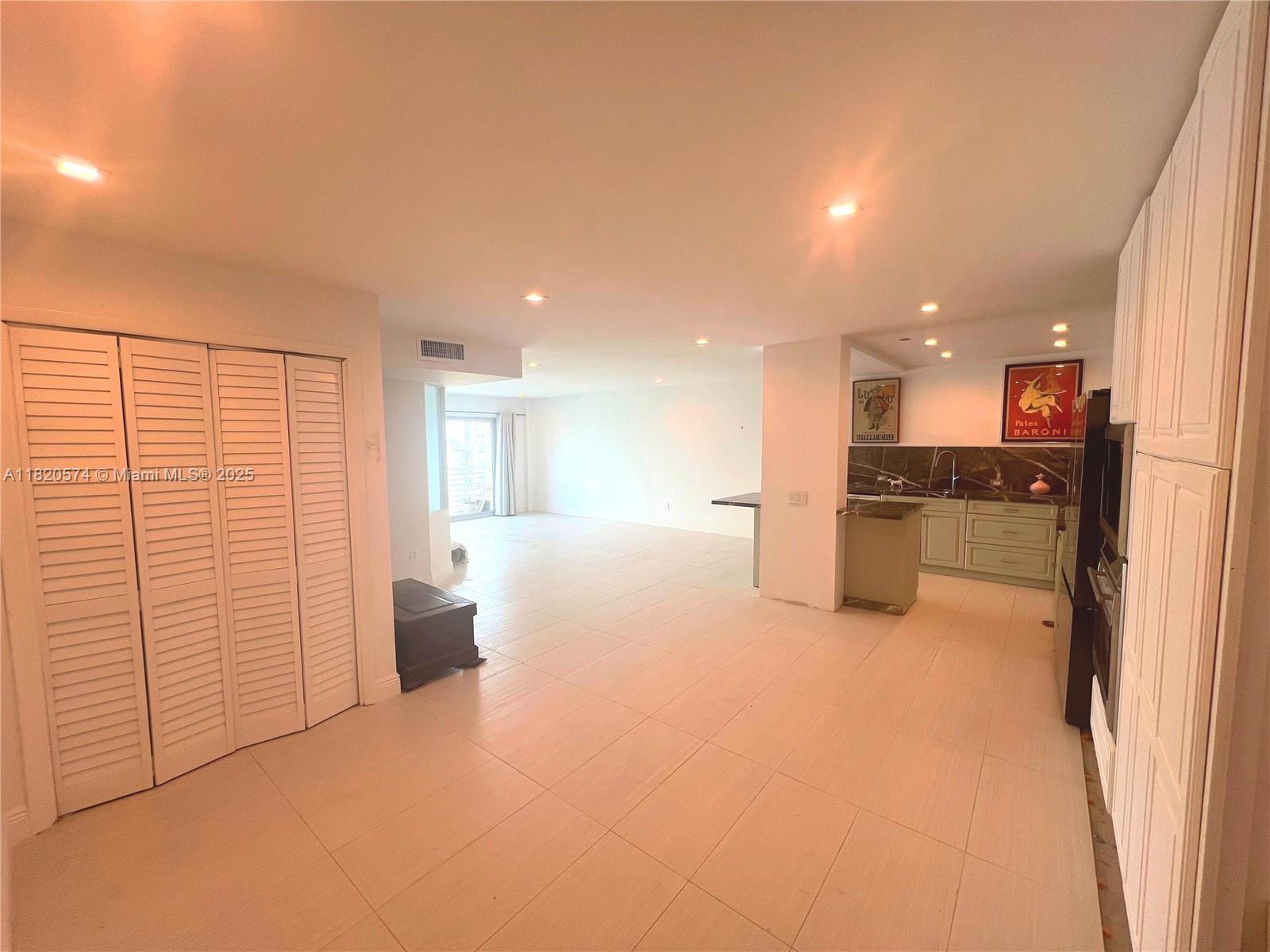 1450 Lincoln Rd 901