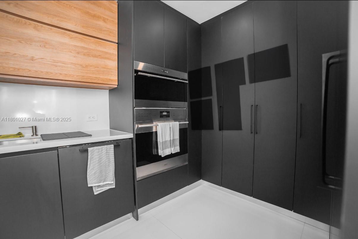 5600 CONDO - Residential Lease