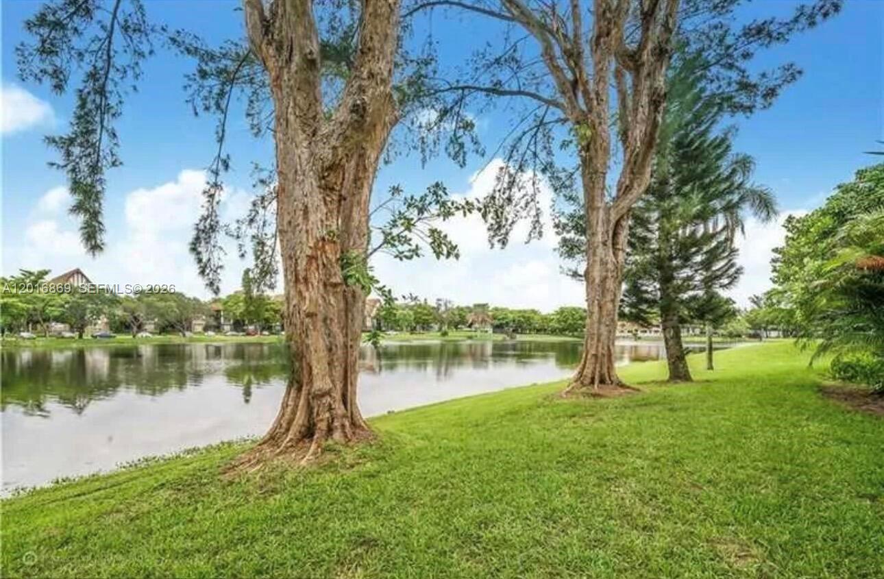 HILLS OF INVERRARY TRACT - Residential