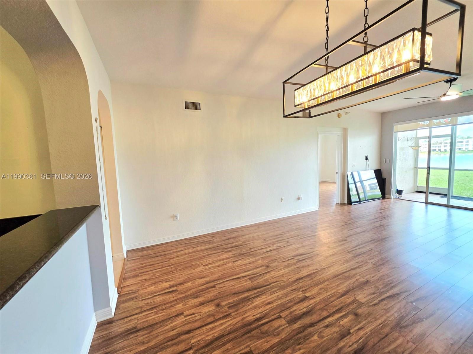 SOUTHAMPTON CONDOMINIUM - Residential