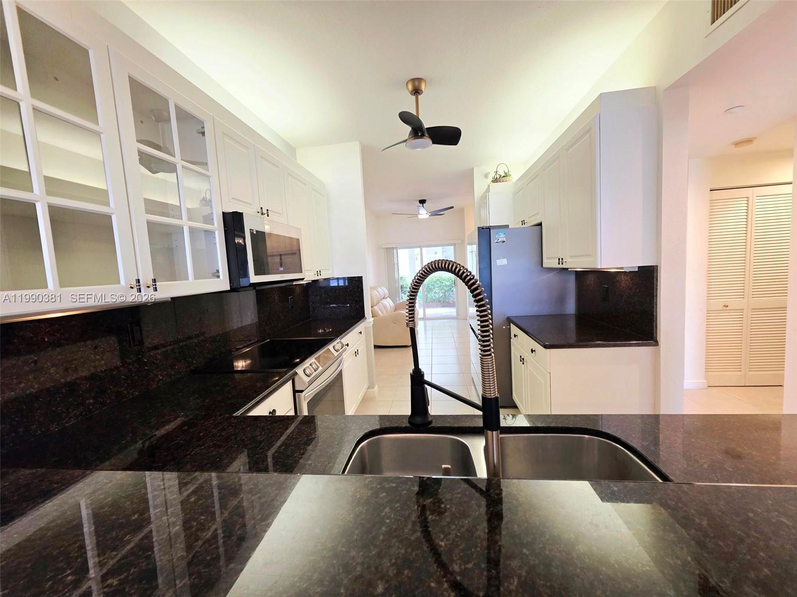 SOUTHAMPTON CONDOMINIUM - Residential