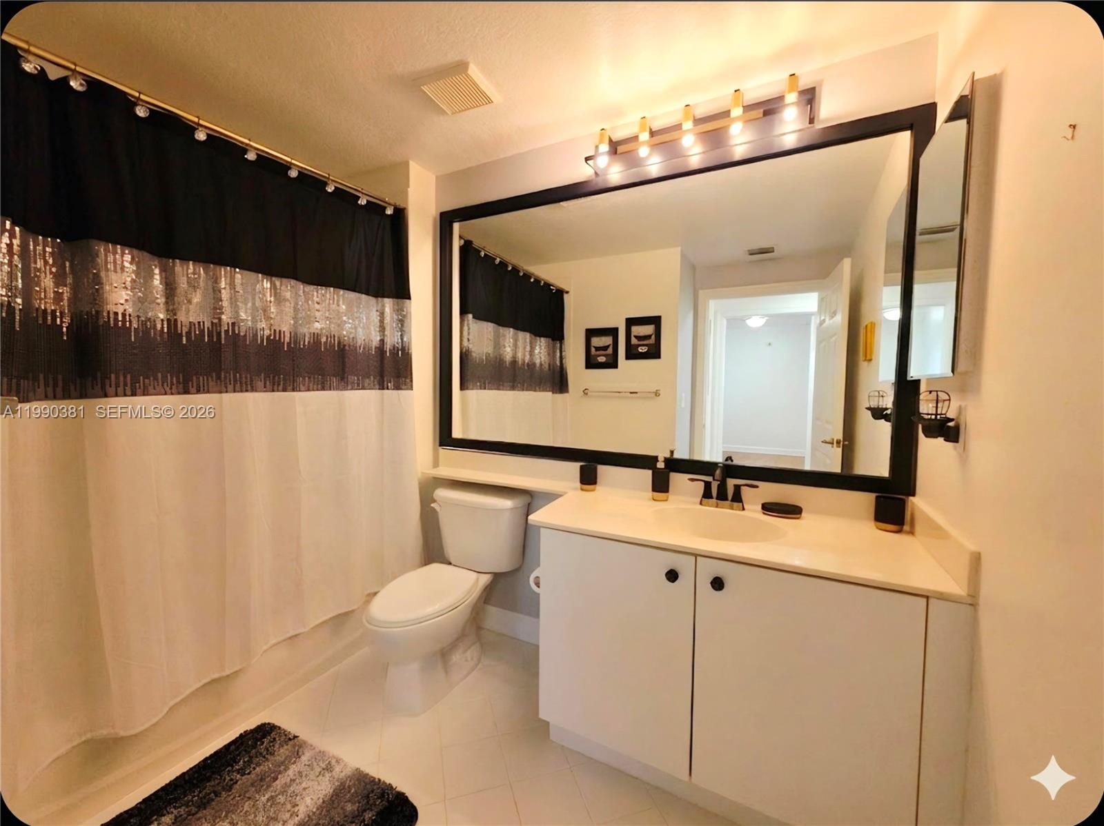 SOUTHAMPTON CONDOMINIUM - Residential