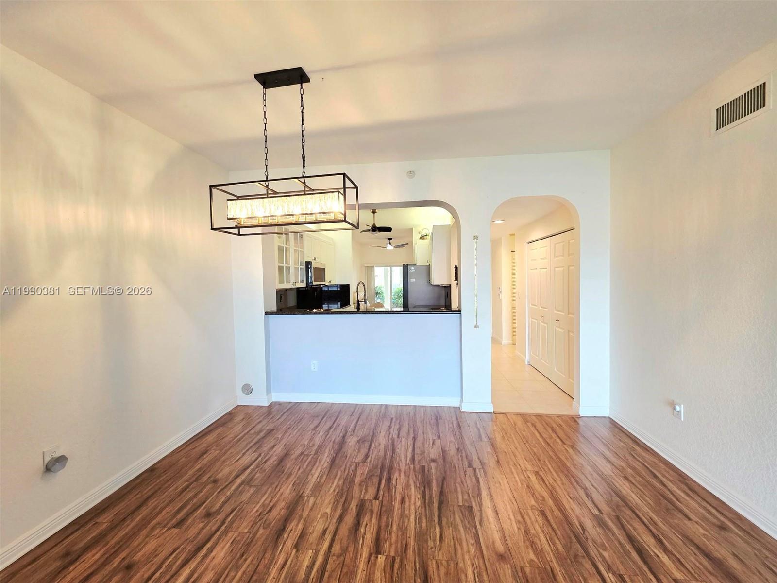 SOUTHAMPTON CONDOMINIUM - Residential