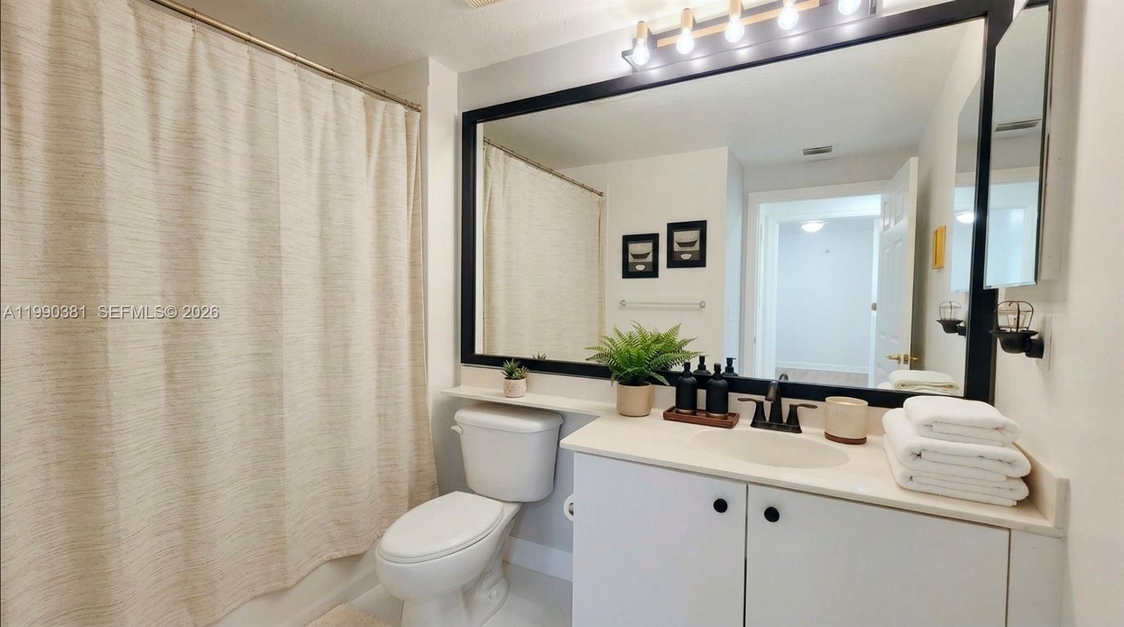 SOUTHAMPTON CONDOMINIUM - Residential