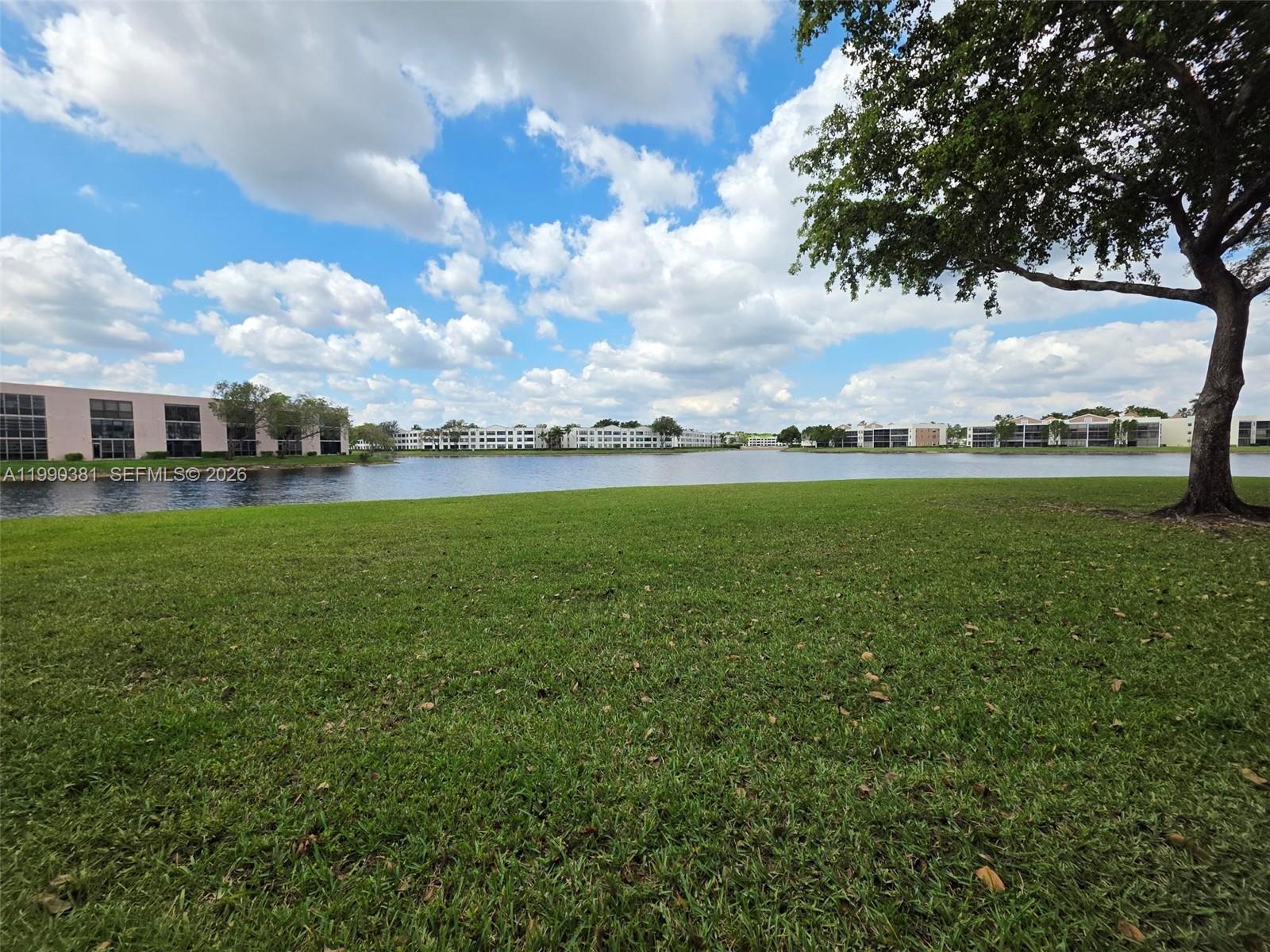 SOUTHAMPTON CONDOMINIUM - Residential