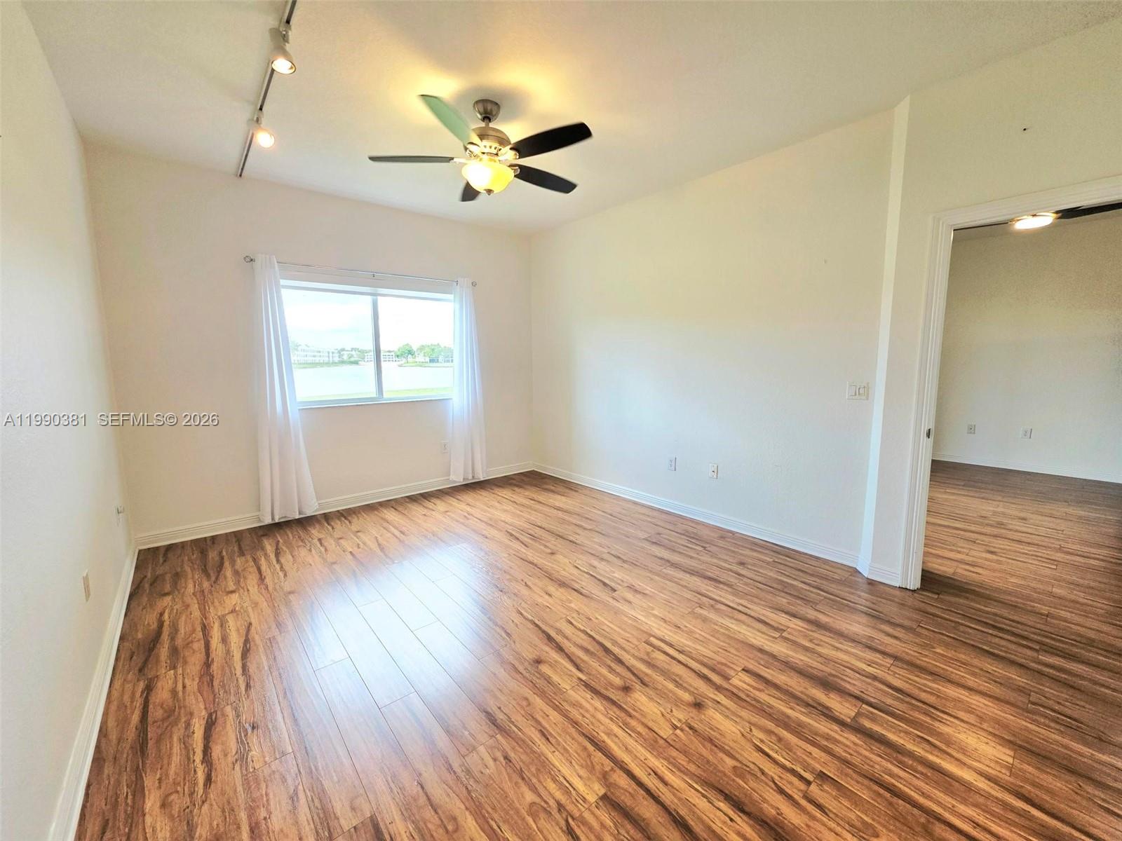 SOUTHAMPTON CONDOMINIUM - Residential