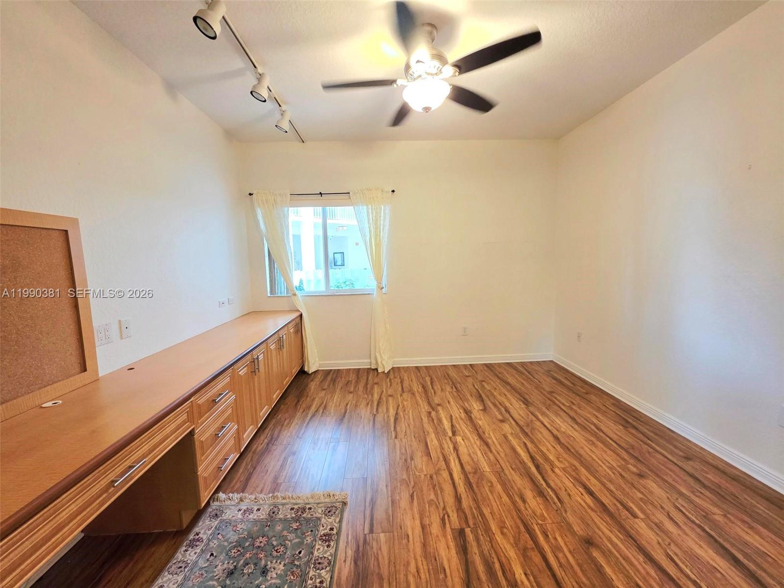 SOUTHAMPTON CONDOMINIUM - Residential