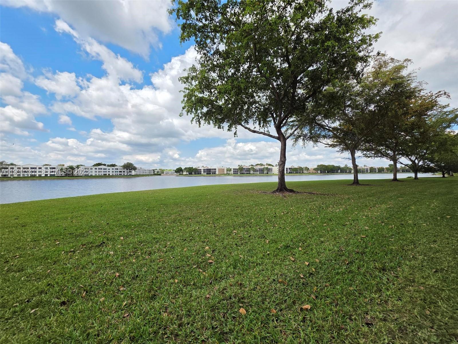 SOUTHAMPTON CONDOMINIUM - Residential