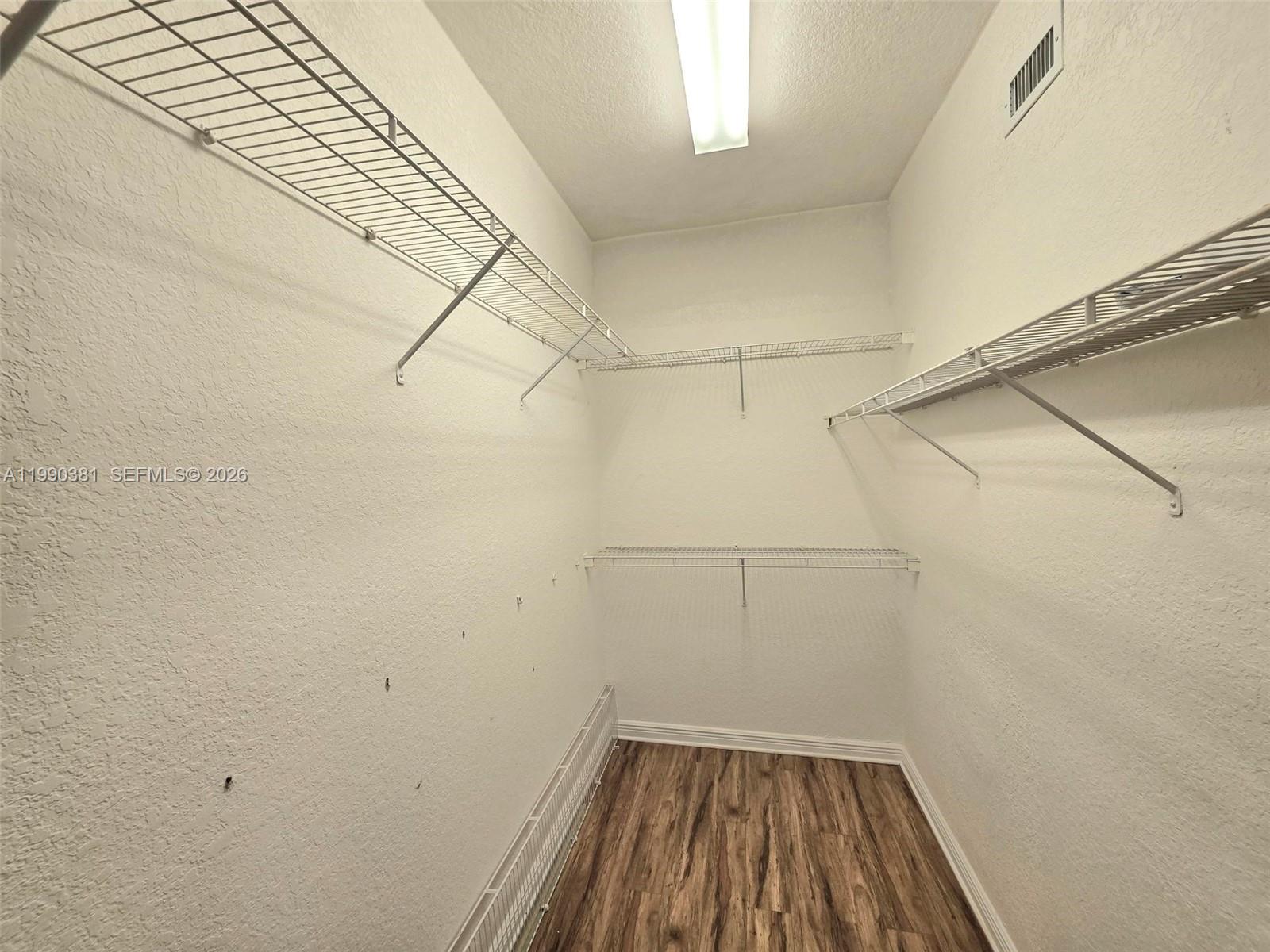 SOUTHAMPTON CONDOMINIUM - Residential