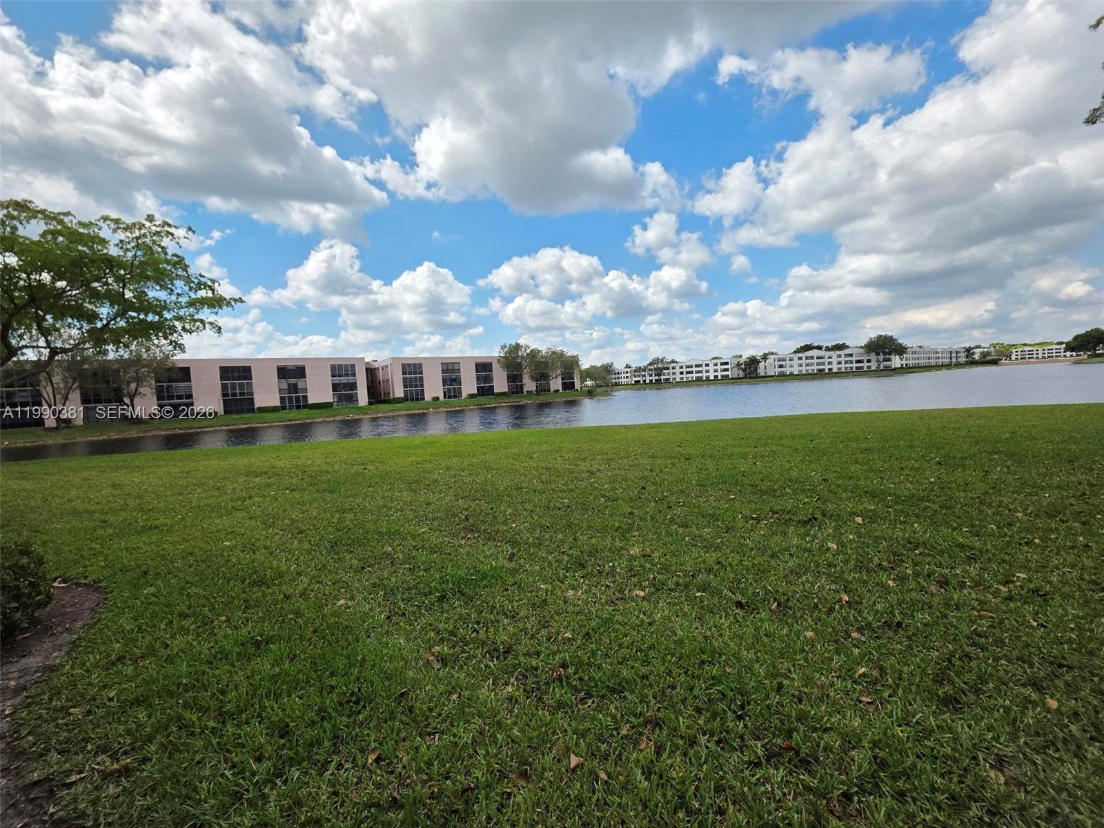 SOUTHAMPTON CONDOMINIUM - Residential