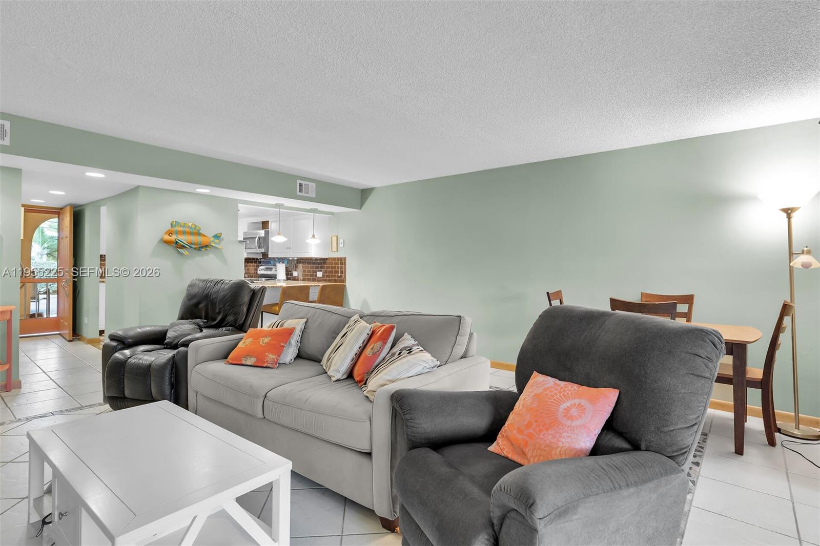 HARBOR CLUB SOUTH CONDOMI - Residential