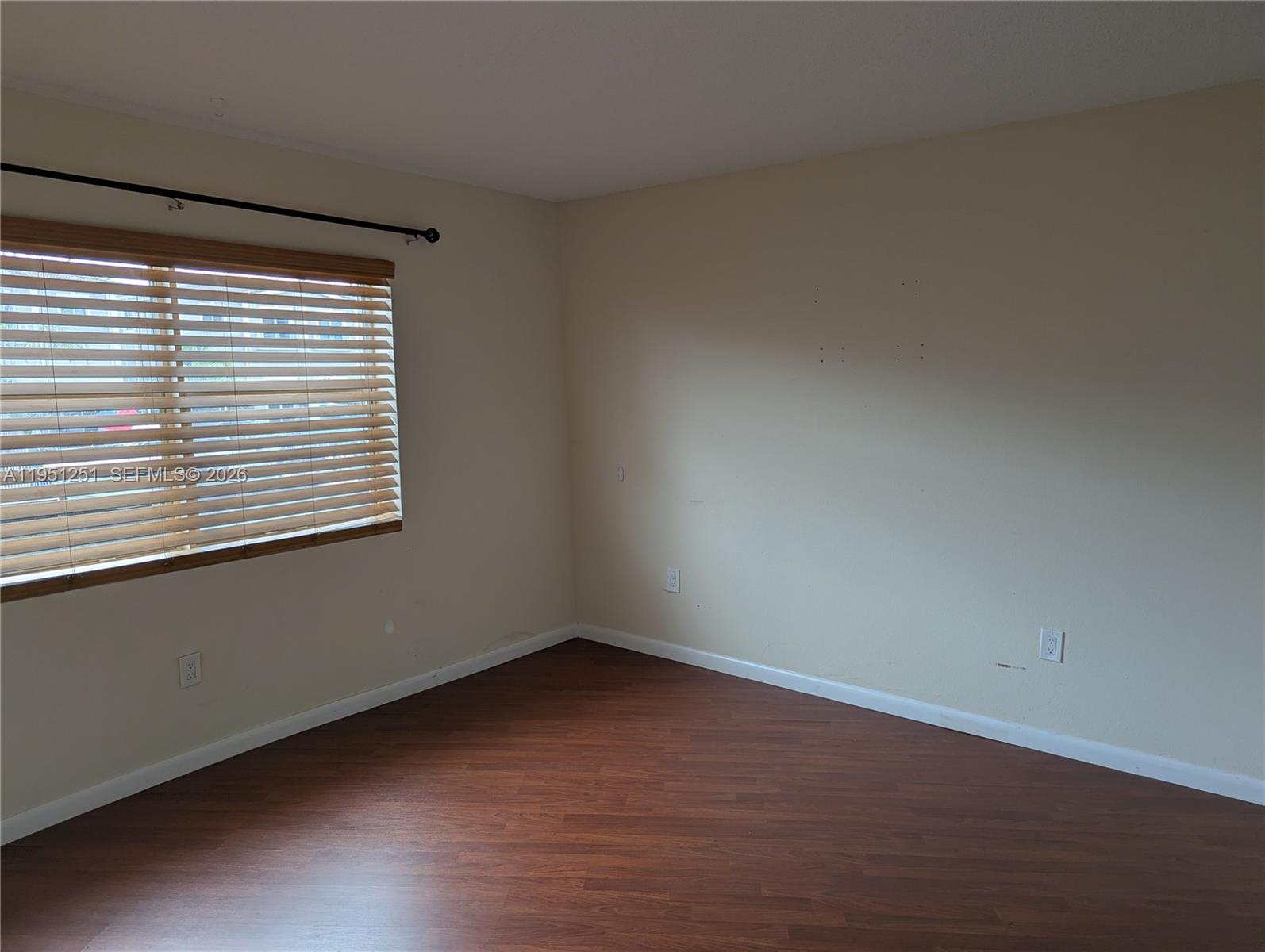 3948 NE 169th St 203, North Miami Beach, FL, 33160/$229,900 4 3948 NE 169th St 203