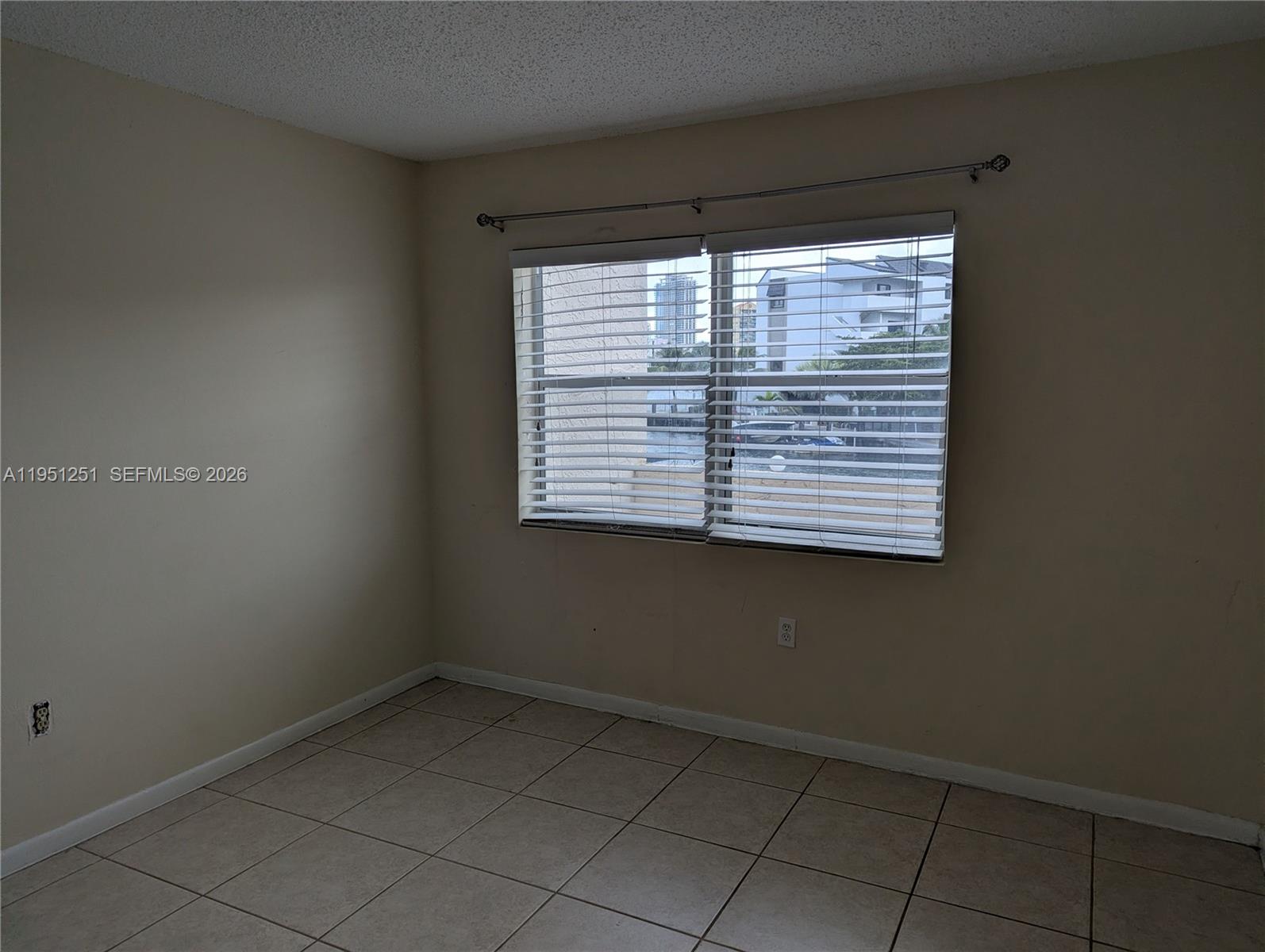 CONQUEROR CONDO - Residential