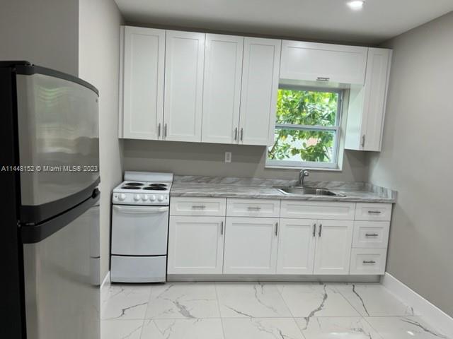 922 Nw 2nd St St 4, Miami, Broward County, Florida - 2 Bedrooms  
1 Bathrooms - 