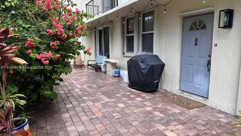 1655 NE 115th St 14B Miami FL 33181