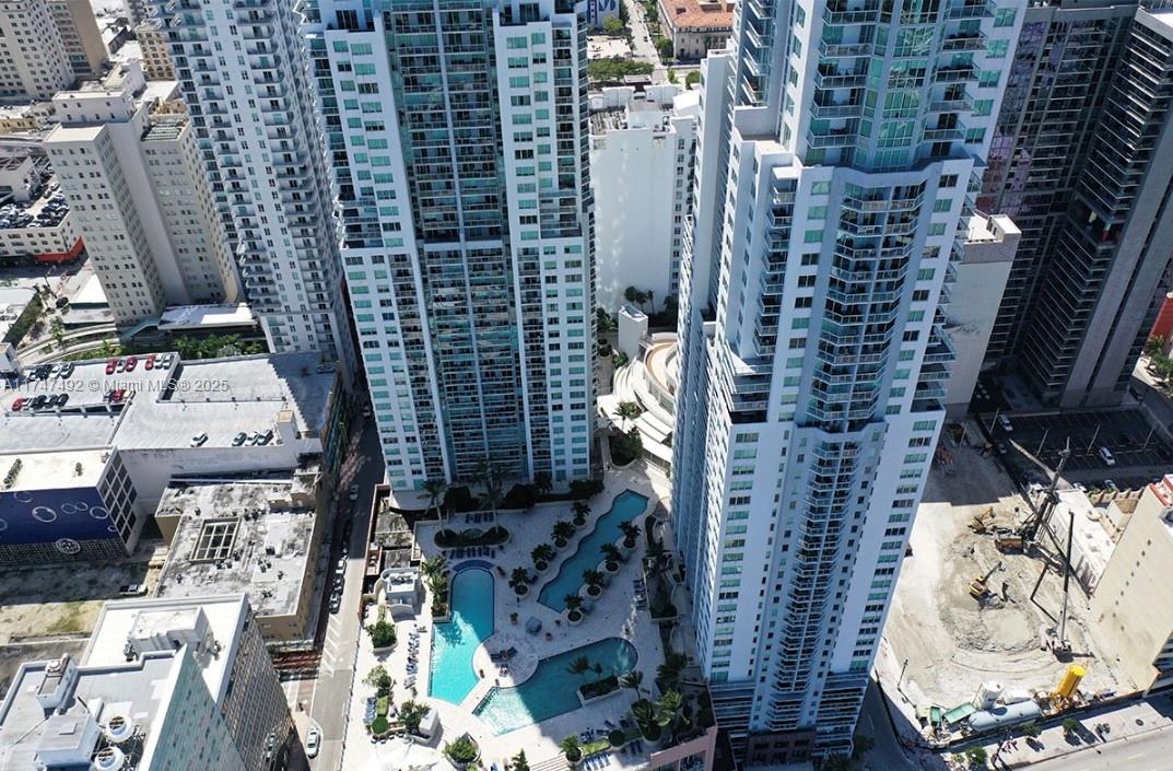 Property for Sale at 253 Ne 2nd St 3202, Miami, Broward County, Florida - Bedrooms: 2 
Bathrooms: 2  - $589,000