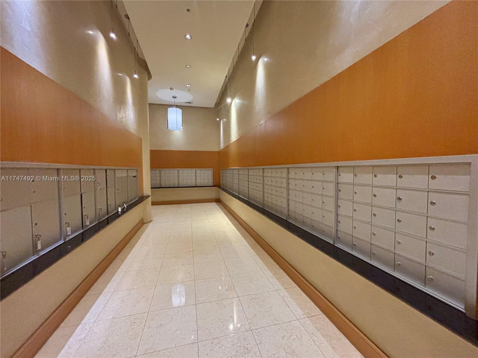 VIZCAYNE SOUTH CONDO - Residential