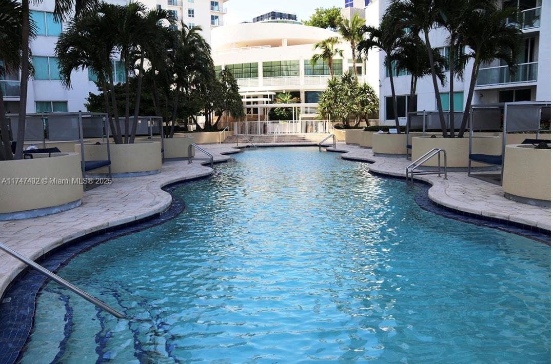 VIZCAYNE SOUTH CONDO - Residential