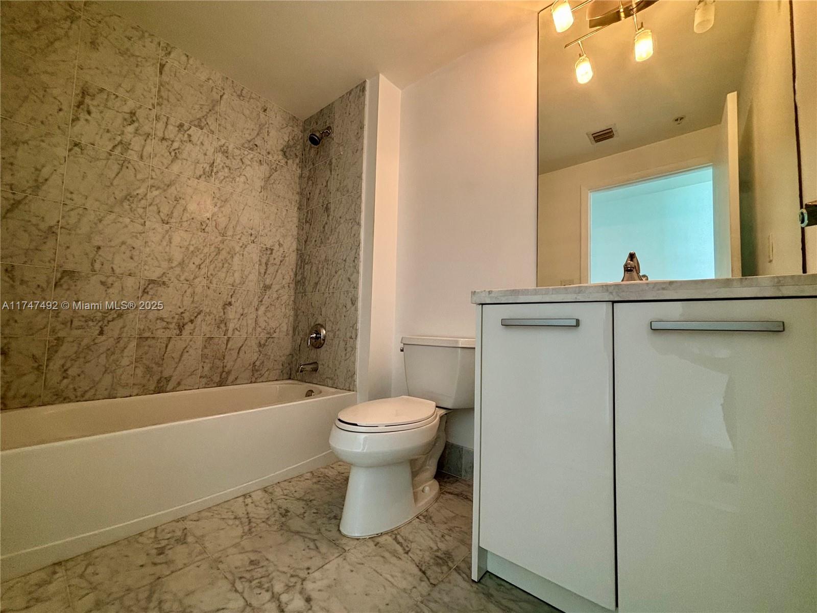 VIZCAYNE SOUTH CONDO - Residential