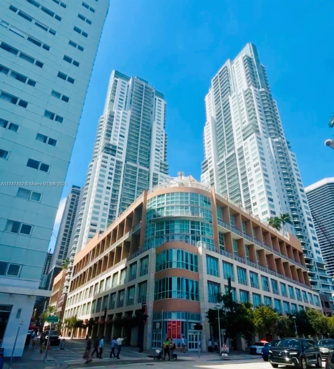 VIZCAYNE SOUTH CONDO - Residential