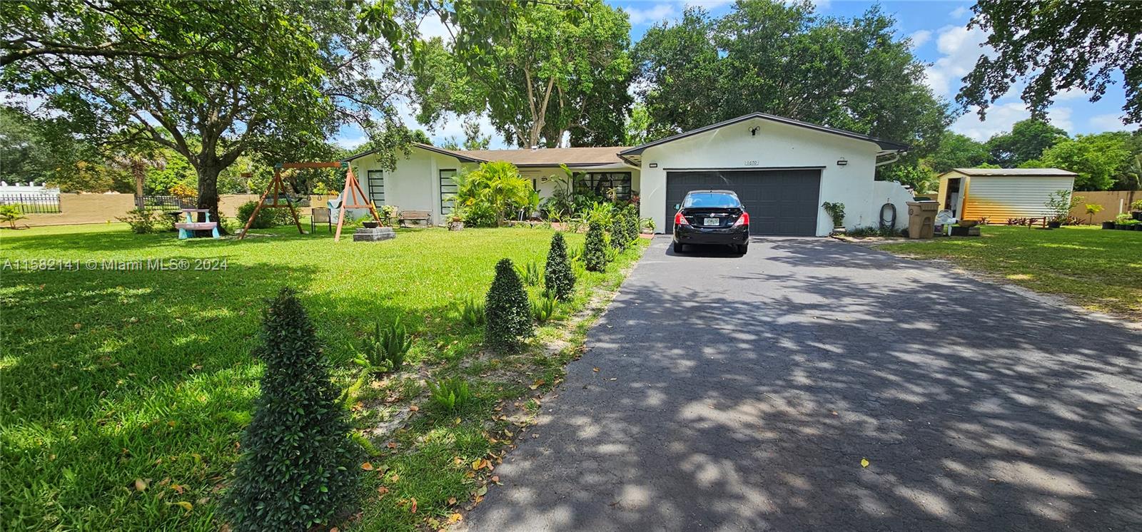 Property for Sale at Address Not Disclosed, Davie, Broward County, Florida - Bedrooms: 4 
Bathrooms: 4  - $1,150,000