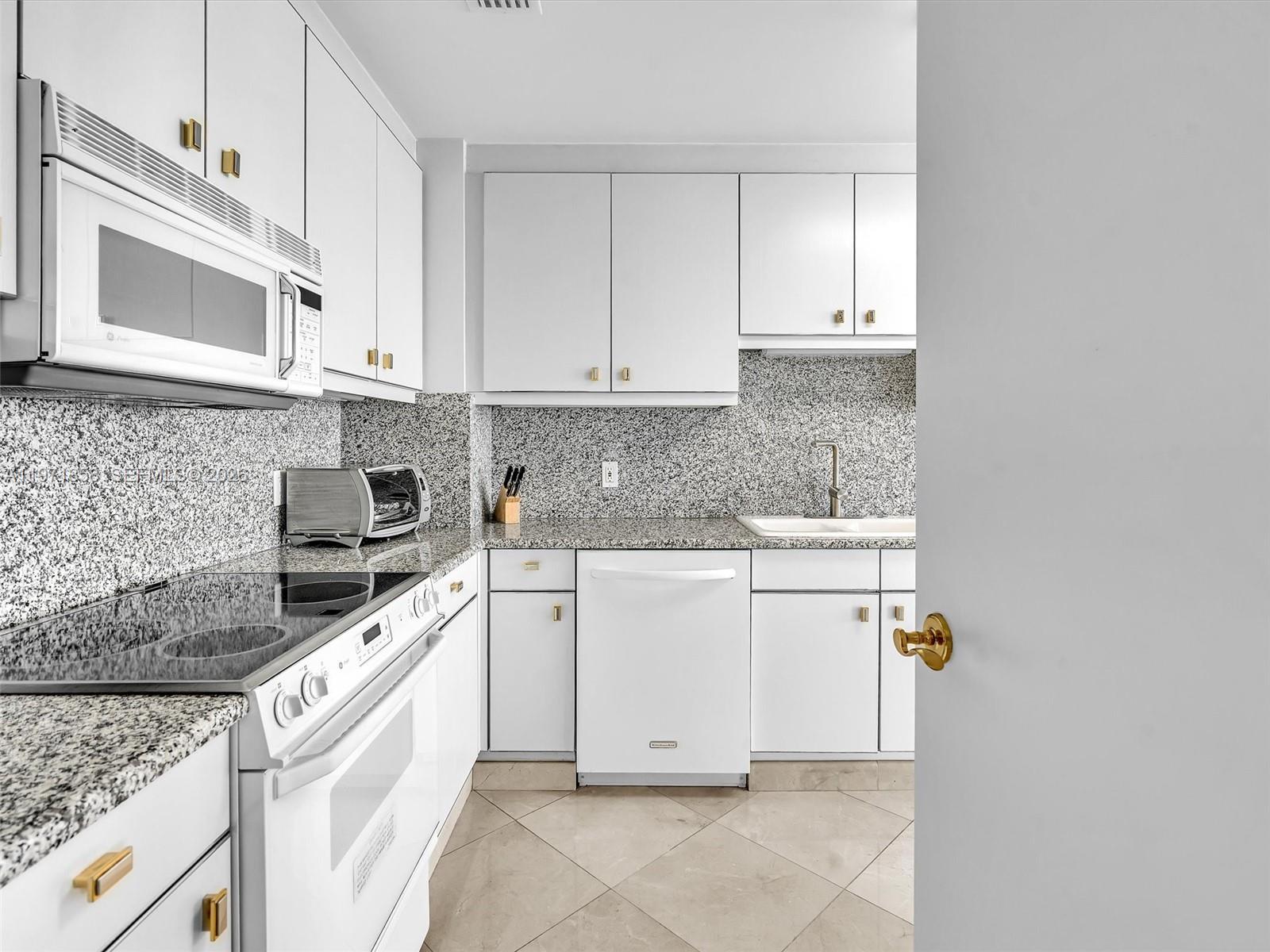 THE PALACE AT BAL HARBOUR - Residential